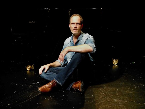 Thomas Borchert | Singer-Songwriter ~ Actor ~ Coach